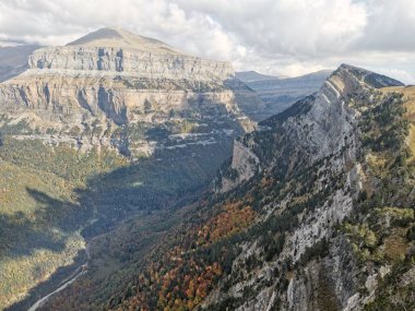 Kanyon de Anisclo Parque Nacional Ordesa y Monte Perdido, İspanya