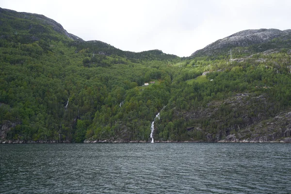 Norveç Teki Lysefjord Fiyortu Kanyonu Son Derece Dik Granit Kaya — Stok fotoğraf