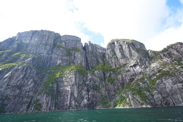 Preikestolen Szószékkő Gránitból Alulról Nézve Lysefjord Fjord Kanyon Aljáról Norvégiában — Stock Fotó