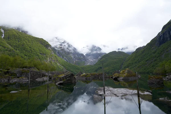 挪威Sunndal Hardanger Fjord Bondhusvatnet Glacier Lake Bondhusbreen Glacier — 图库照片