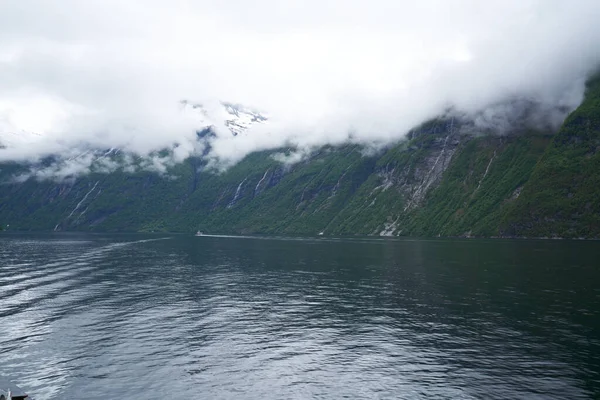 Geiranger Noorweg 2020 Juni Beroemde Zeven Zusters Waterval Geiranger Fjord — Stockfoto