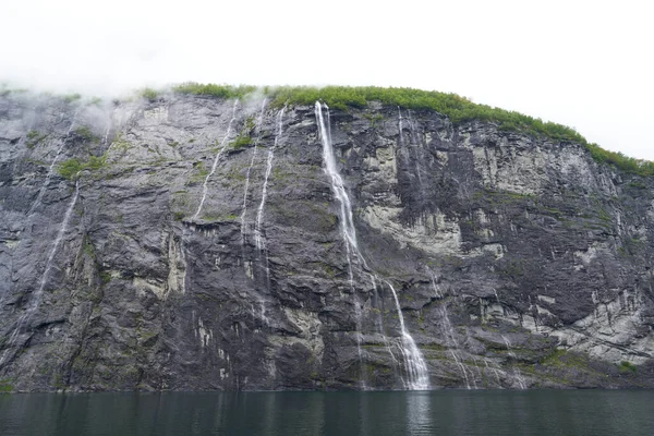 Geiranger Norsko 2020 Červen21 Slavný Vodopád Sedmi Sester Fjordu Geiranger — Stock fotografie