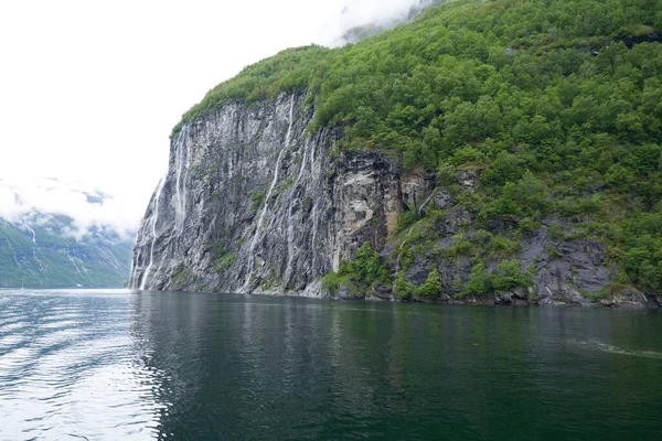 Geiranger Norvegia Giugno 2020 Famosa Cascata Delle Sette Sorelle Nel — Foto Stock