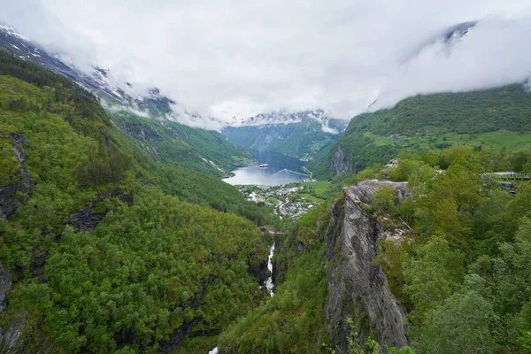 Norwegen Landschaft Berge Und Dorf Geiranger Fjord — Stockfoto