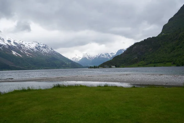 Paisagem Idílica Hjelle Stryn Noruega Reflexões Seu Melhor — Fotografia de Stock