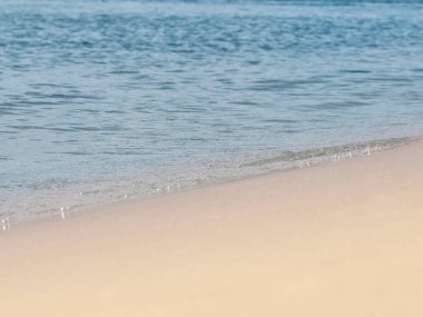 Plaj kumu deniz suyu yaz arkaplanı.