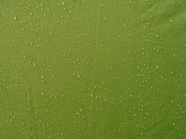 防水膜ファブリック上の水が落ちる テントの上で朝露 — ストック写真
