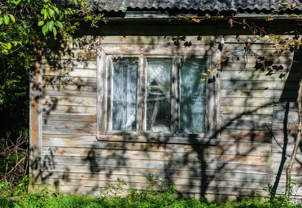 ケメリ ラトビアに古い廃屋 — ストック写真
