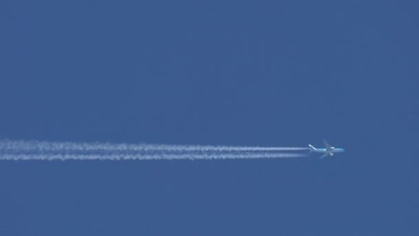 Vliegtuig Blauwe Lucht — Stockvideo