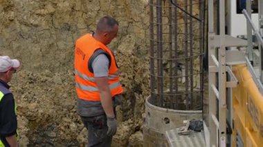 İnşaat işleri - Yığına çelik takviyesi kurulumu