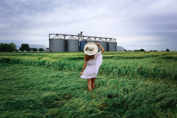 Woman Wearing White Dress Hat Standing Alone Field Wheat Silage — Stock Photo, Image