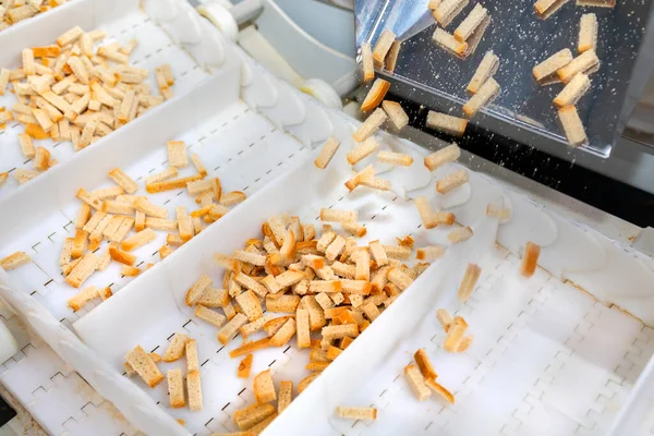 Croutons Transportador Linha Automatizada Para Produção Torresmos Partir Pão Máquina — Fotografia de Stock