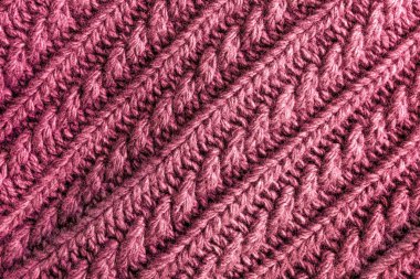 Doku örülmüş kumaş. Bir ürün için örgü örüyordum. Yumuşak yün örülmüş kumaş. Tasarımcılar için doku