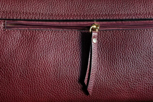 Half Open Zipper Sewn Leather Product Zipper Burgundy Leather Handbag — стоковое фото