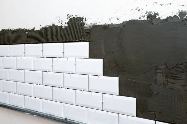 Wall Cladding White Glazed Ceramic Tiles Tile Spacer Glue Concrete — Stock Photo, Image