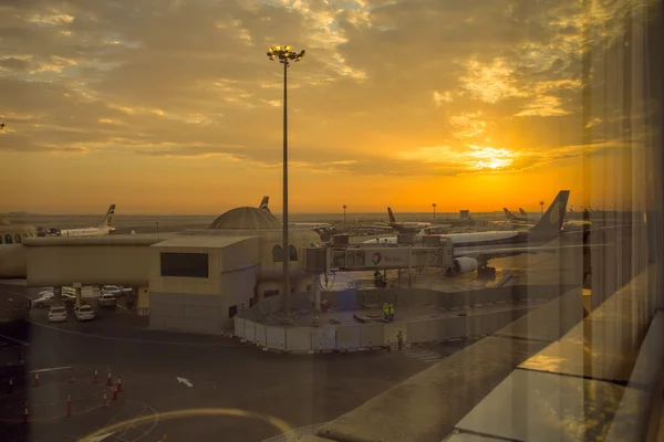 The airport in Abu Dhabi — Stock Photo, Image