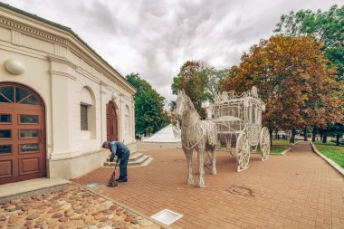 Minsk, Belarus - 27 Ağustos 2021 Minsk Belediye Meydanı. Tarihi merkez, şehir merkezi..