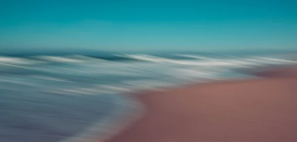 Ηλιοβασίλεμα Πάνω Από Θάλασσα Γαλάζιο Τυρκουάζ Και Ροζ Χρώματα Αφηρημένο — Φωτογραφία Αρχείου