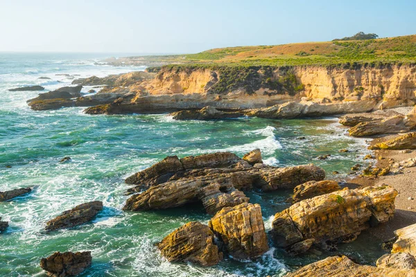 Кліфовий Берег Камінням Каменями Центральне Узбережжя Каліфорнії — стокове фото