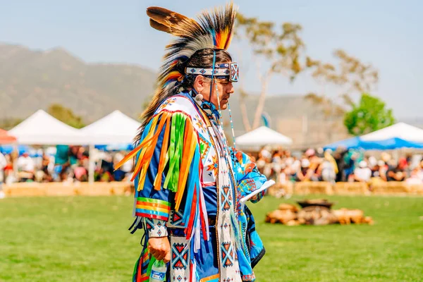 カリフォルニア州マリブ 2022年4月9日 パワー ネイティブ アメリカン マンの肖像 Chumash Day Powwow Intertrative — ストック写真