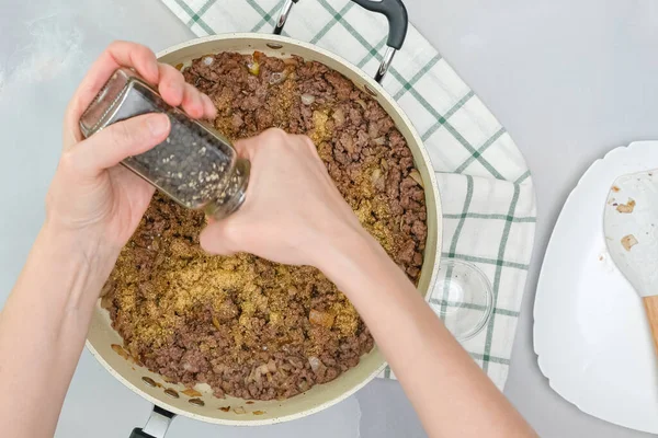 Ground Beef Chopped Onion Garlic Seasoning Close Frying Pan Chef —  Fotos de Stock