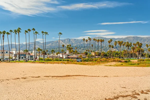 Santa Barbara Beach Beautiful Palm Trees City Architecture Silhouette Mountains — Stok fotoğraf