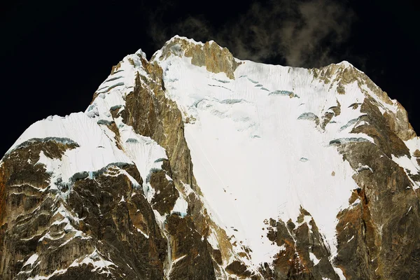 Paisaje alpino en Cordiliera Huayhuash, Perú, América del Sur —  Fotos de Stock