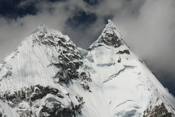 Krajobraz alpejski w Cordiliera Huayhuash, Peru, Ameryka Południowa — Zdjęcie stockowe