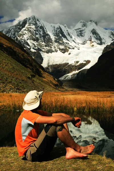 Trekking en Cordiliera Huayhuash — Foto de Stock