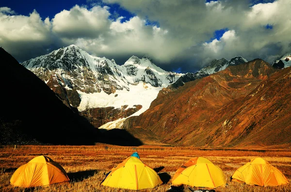 Camping in Cordiliera Huayhuash — Stockfoto