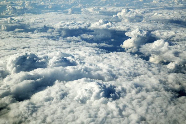 Облачные образования, видимые с самолета — стоковое фото