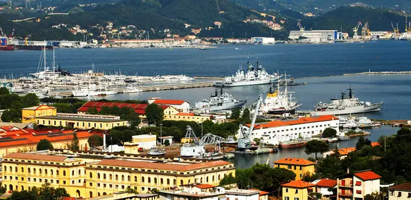 La spezia ligurian kıyısında, İtalya, Avrupa — Stok fotoğraf