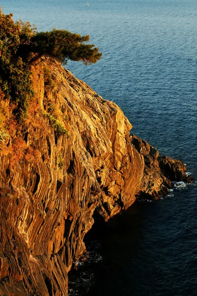 Фалурийское побережье, Чинкве-Терре, Италия — стоковое фото