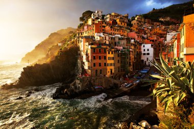 riomaggiore günbatımı ışığı