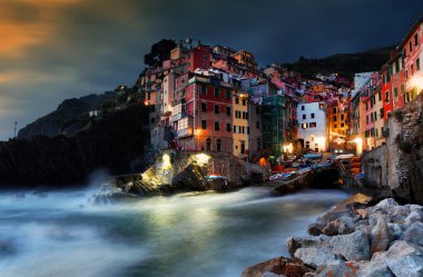 düşen gece boyunca riomaggiore Köyü, cinque terre, İtalya