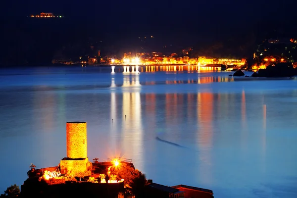 Noite de queda sobre Vernazza Village, Cinque Terre, Itália — Fotografia de Stock