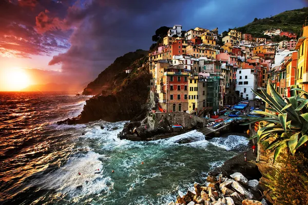 Riomaggiore günbatımı ışığı — Stok fotoğraf