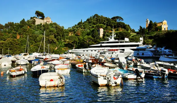 Portofino Köyü, ligurian kıyısında, İtalya — Stok fotoğraf