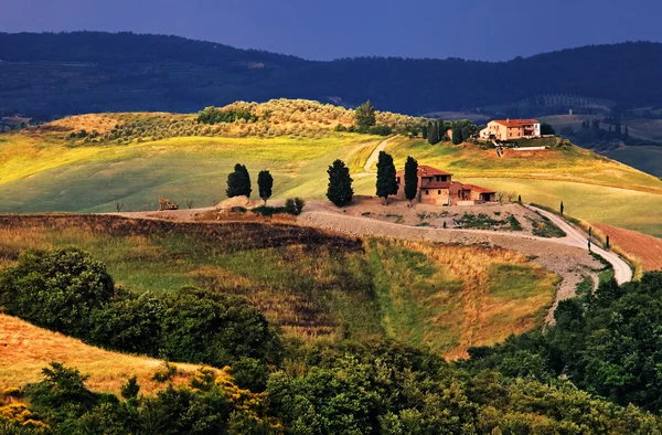 Vista panorâmica da paisagem típica da Toscana, Itália — Fotografia de Stock