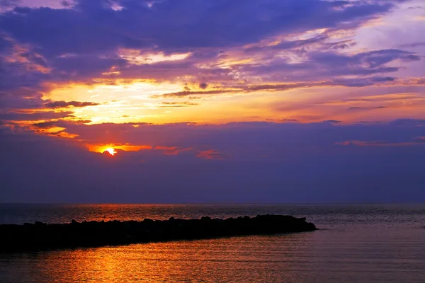 Sonnenuntergang in der Marina di pisa, toscana, italien — Stockfoto