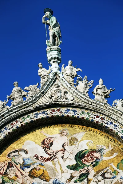 Detalhe arquitetônico em Veneza, Itália, Europa — Fotografia de Stock