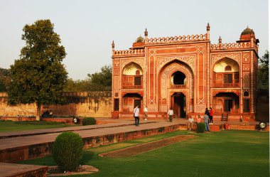 itmad-ud-daula'nin mezarı Babür Türbesi var. Agra, Hindistan