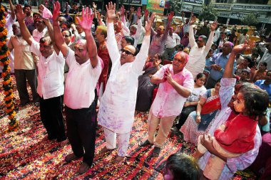 holi festiva boya kaplı