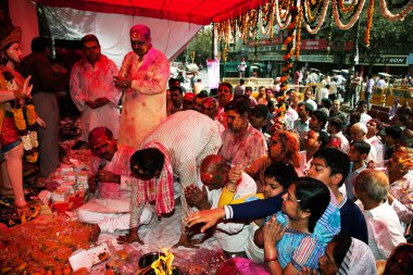 holi festival üzerinde boya kaplı