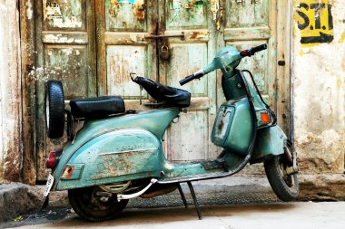 Klasik İtalyan scooter