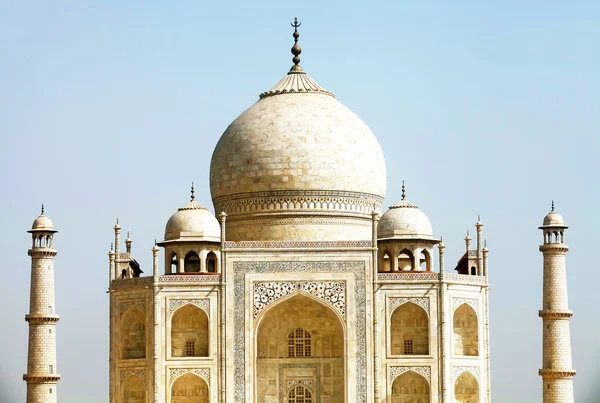 White marble Taj Mahal in India, Agra, Uttar Pradesh — Stock Photo, Image