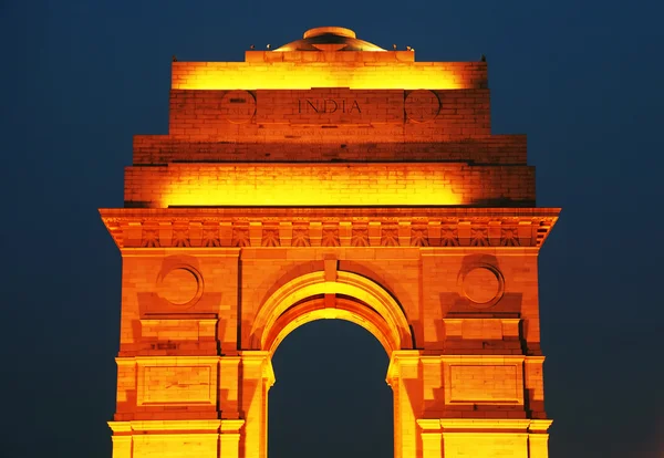 India Gate in New Delhi, India (commemoration of the 90,000 soldiers of the British Indian Army who lost their lives in British Indian Empire) — Stock Photo, Image