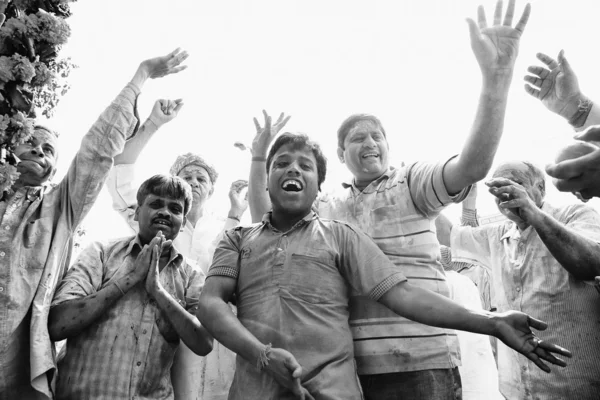 Coberto de tinta em Holi festiva — Fotografia de Stock