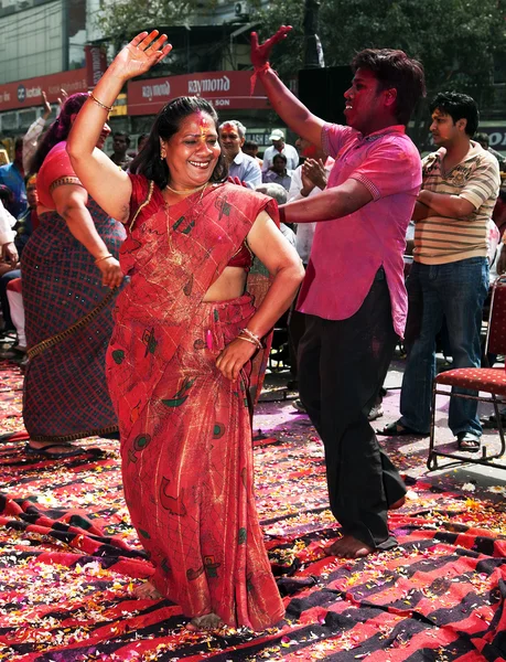 Bedekt met verf op holi festiva — Stockfoto