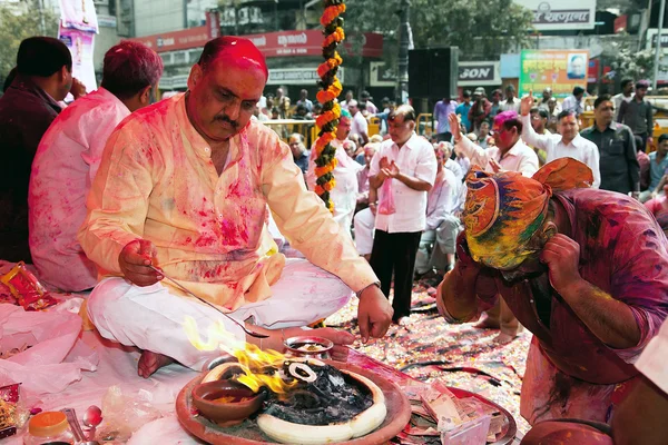 Covered in paint on Holi festiva — Stock Photo, Image